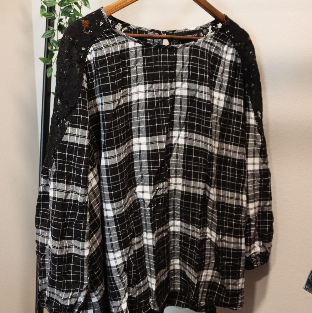 Black & White Plaid Top 22/24